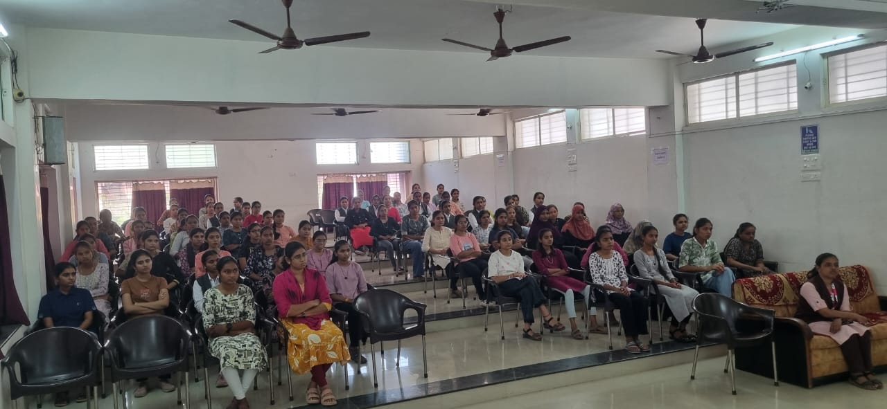Orientation program of Women cell forum 2025    Date: 07/11/2025  Time: 12:30 onwards  Venue: Seminar hall of smt. Sharadchandrika suresh patil college of pharmacy Chopda Newly admitted girls of F. Y.